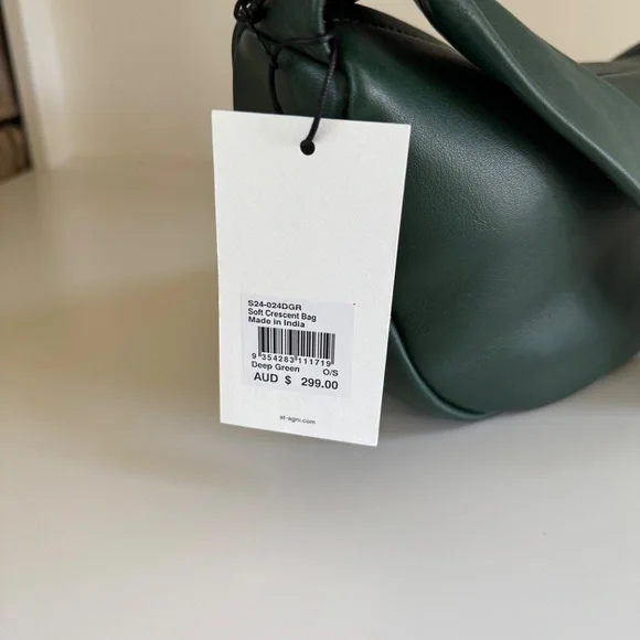 St Agni Soft Leather Crossbody Crescent - Green - Picture 2 of 11